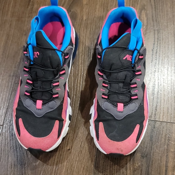size 3 nike air max 270